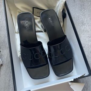 Womens Gucci rubber slide sandal